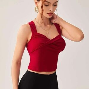 TWIST FRONT CRISSCROSS CROP CAMI